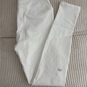 ALO Yoga Leggings - High Waisted Airbrush in color Ivory
